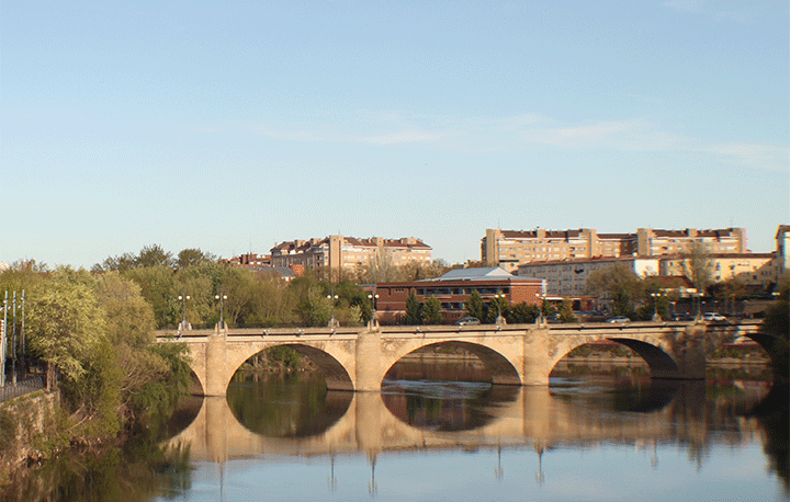 puente-de-piedra Apartamentos Laurel
